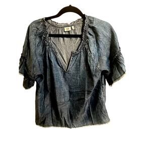 Women’s Denim blouse medium